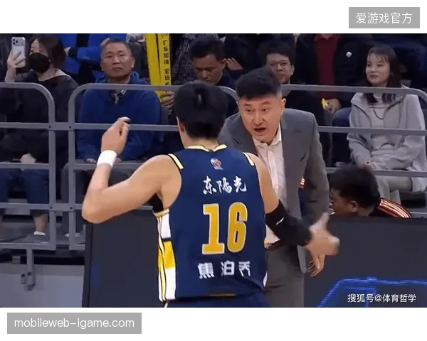 杜锋指导坚持高强度防守反击战术，广东队赛季场均失分控制在联盟前列
